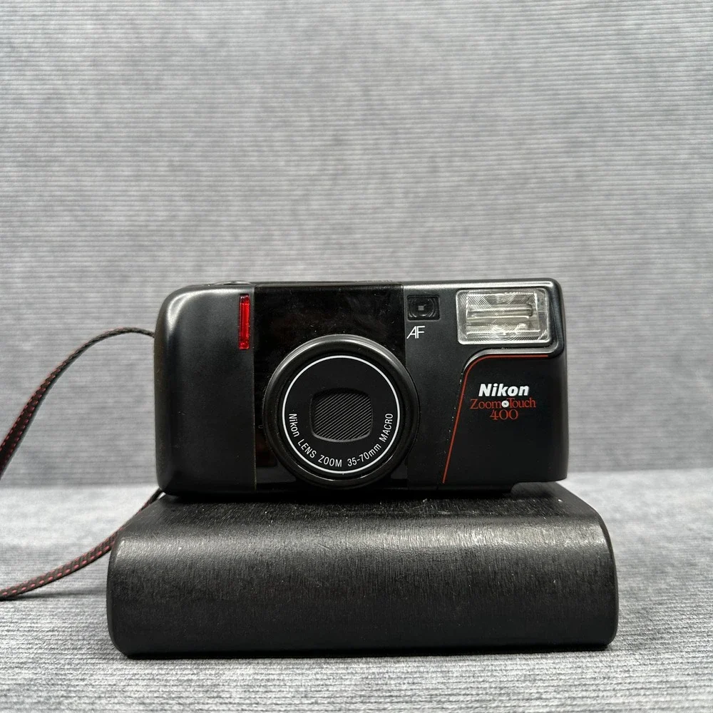Nikon Zoom Touch 400 35mm Film Camera 35-70mm Macro Lens with Case Black Vintage